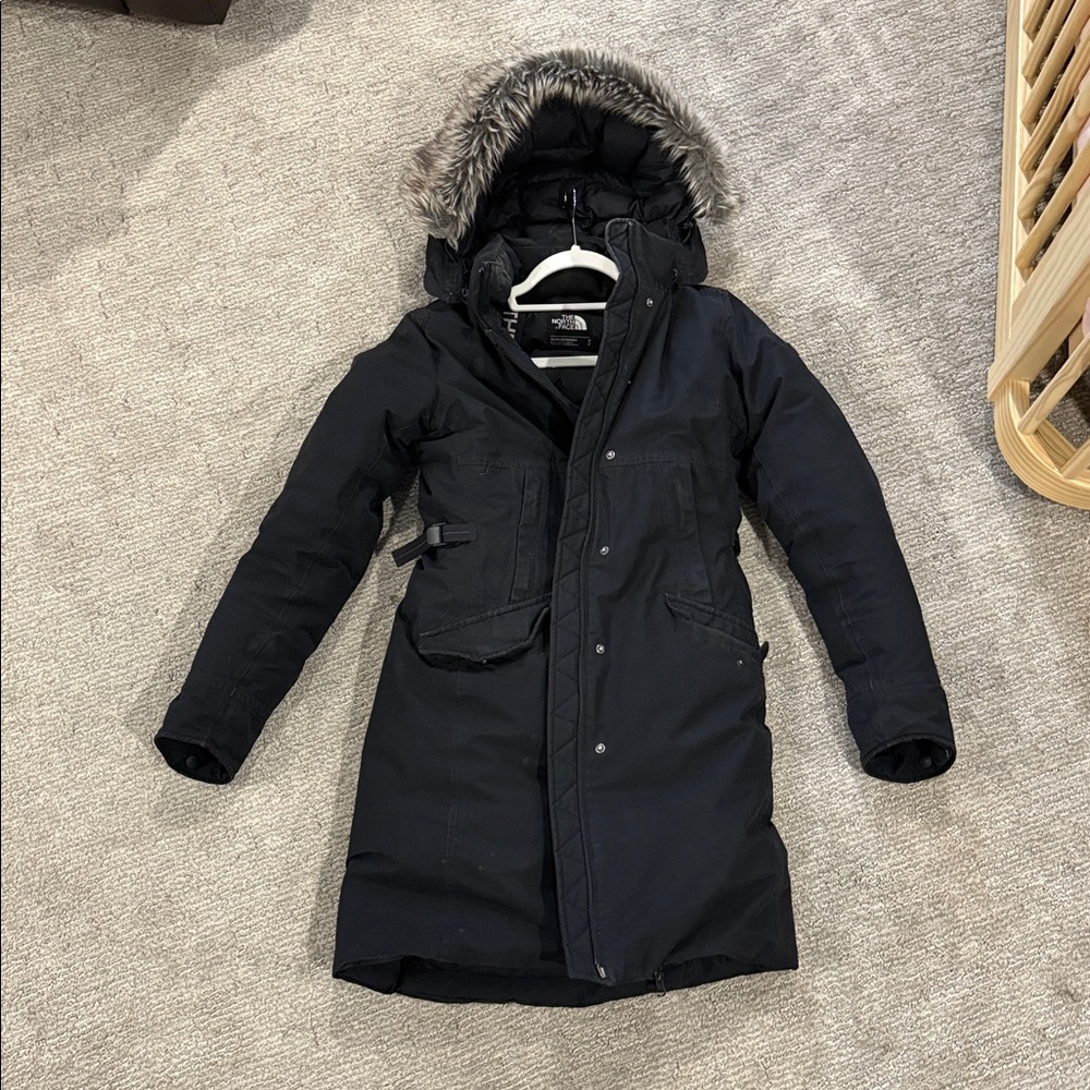 The North Face Women's Black Ski/Snow Parka with Faux Fur Trim